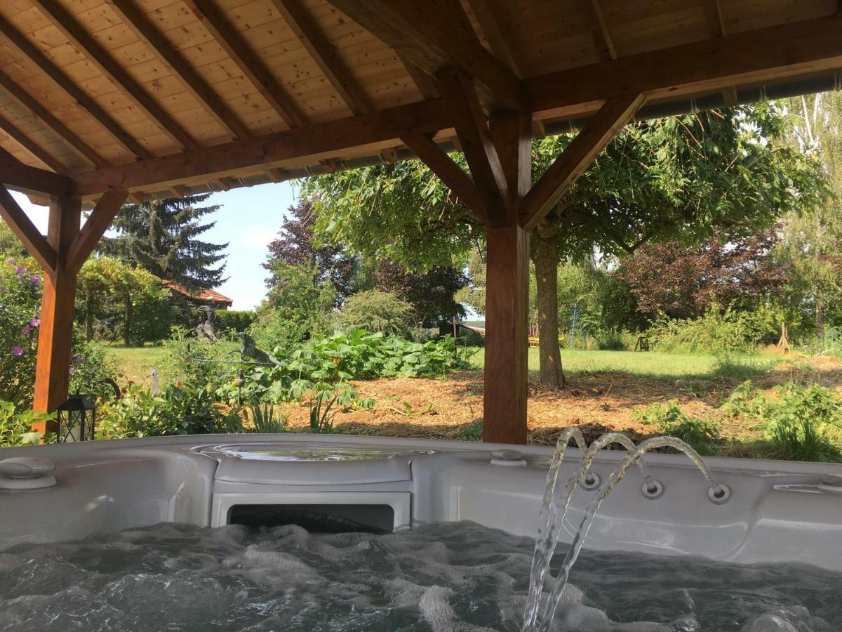 Gite De Solama Avec Spa Balleville Exterior foto